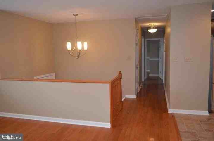 306 Huckstep Ave - Photo 7 of 33
