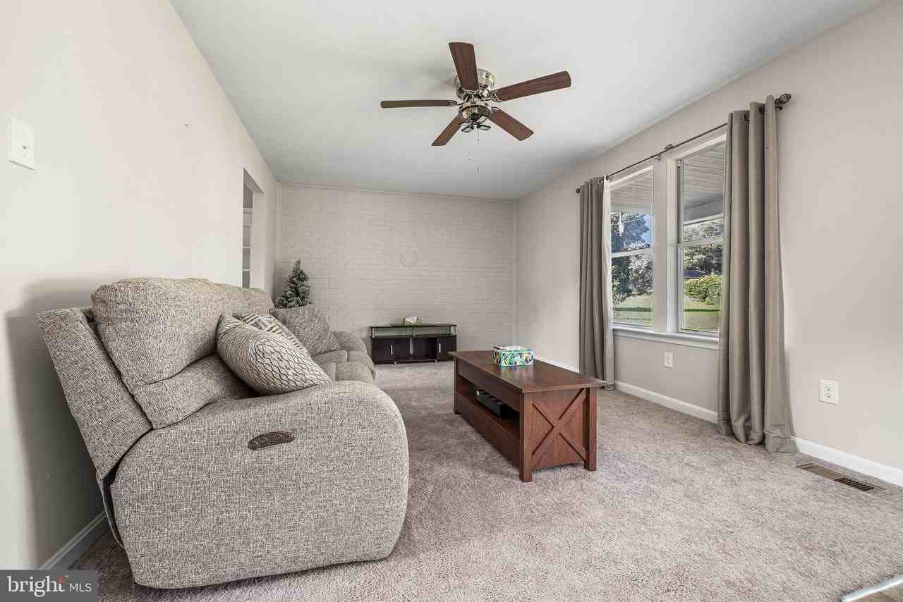 68 Dale Dr - Photo 7 of 42