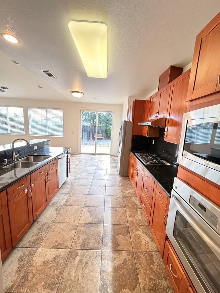 1305 Brooktrail Dr #1 - Photo 4 of 18