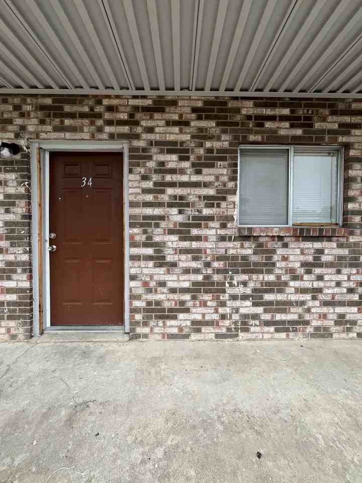 1015 Wells Cir #34 - Photo 2 of 9