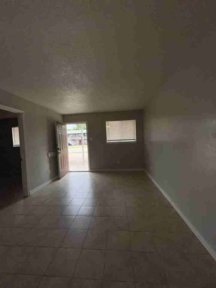 1015 Wells Cir #34 - Photo 5 of 9