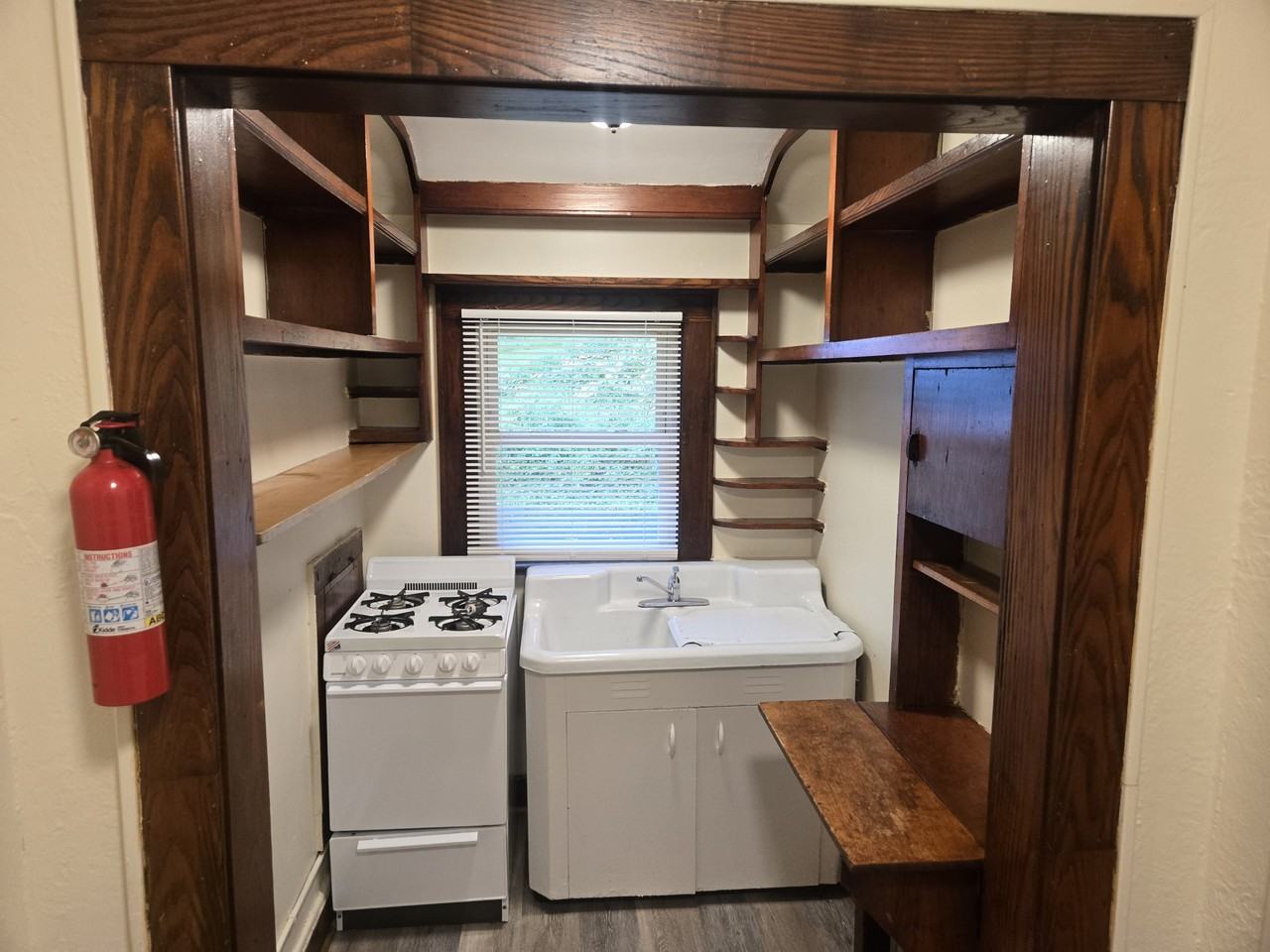 10 Suncrest Ct #3 - Photo 5 of 12