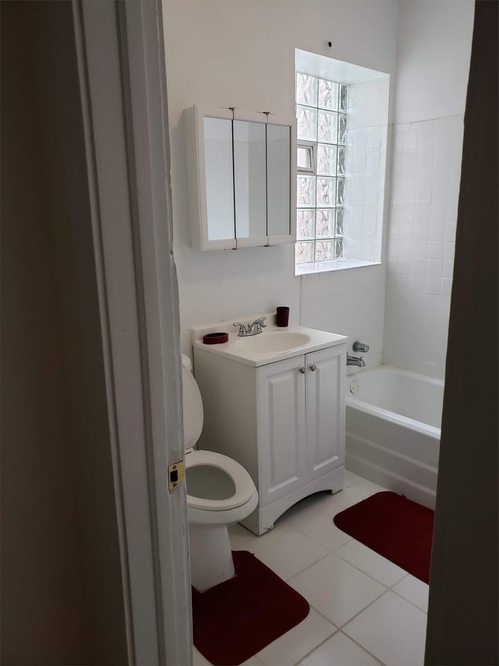 905 W 76th St #905-2 - Photo 6 of 10
