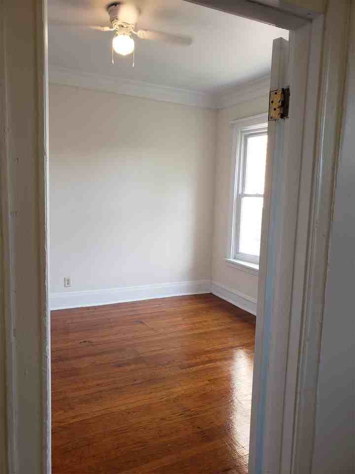 905 W 76th St #905-2 - Photo 7 of 10