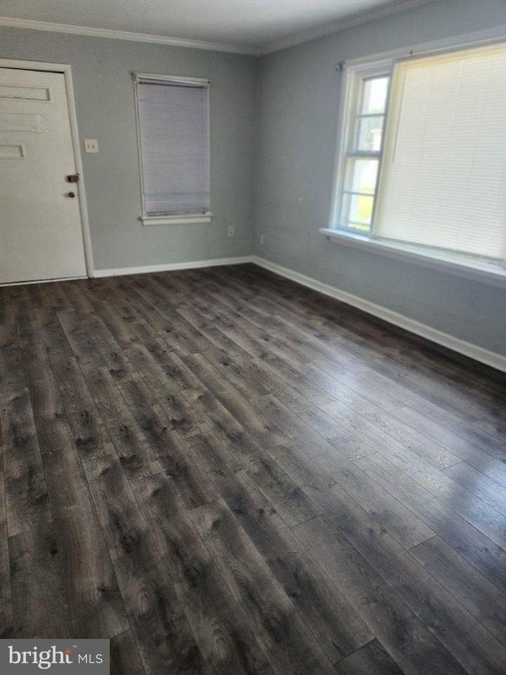 12083 Winchester Ave #1 - Photo 3 of 7