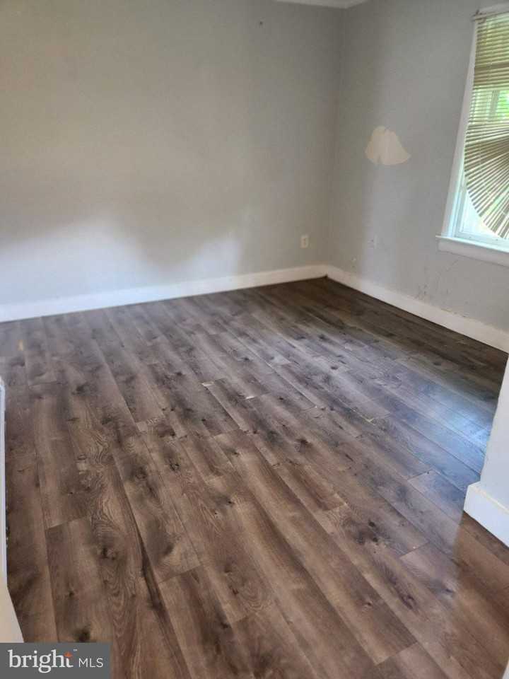 12083 Winchester Ave #1 - Photo 4 of 7