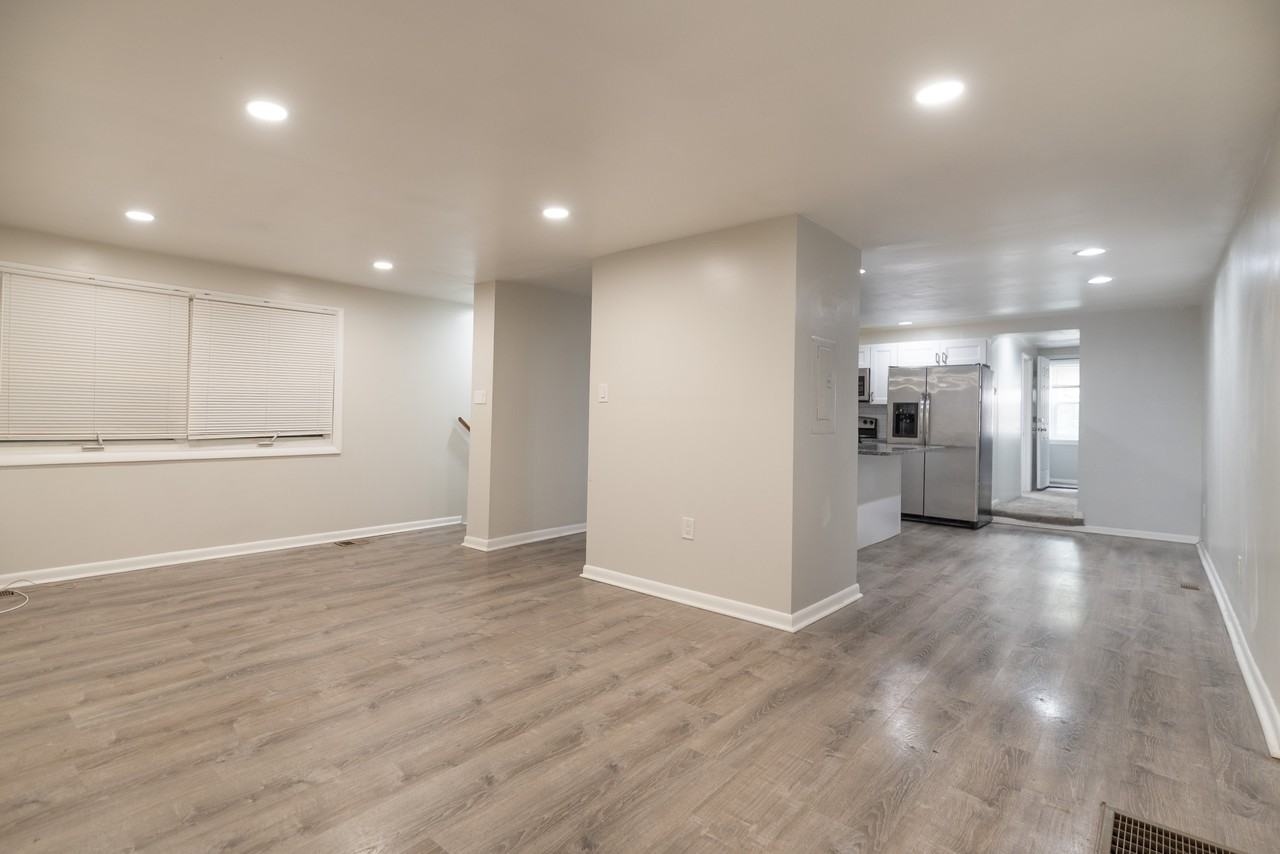 18 N New St #2 - Photo 3 of 10