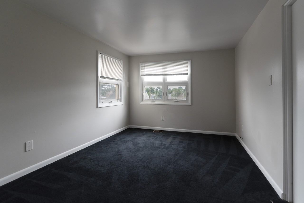 18 N New St #2 - Photo 5 of 10