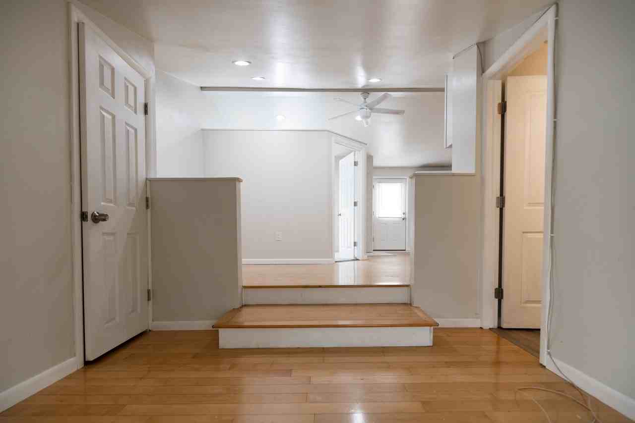 18 N New St #2 - Photo 7 of 10