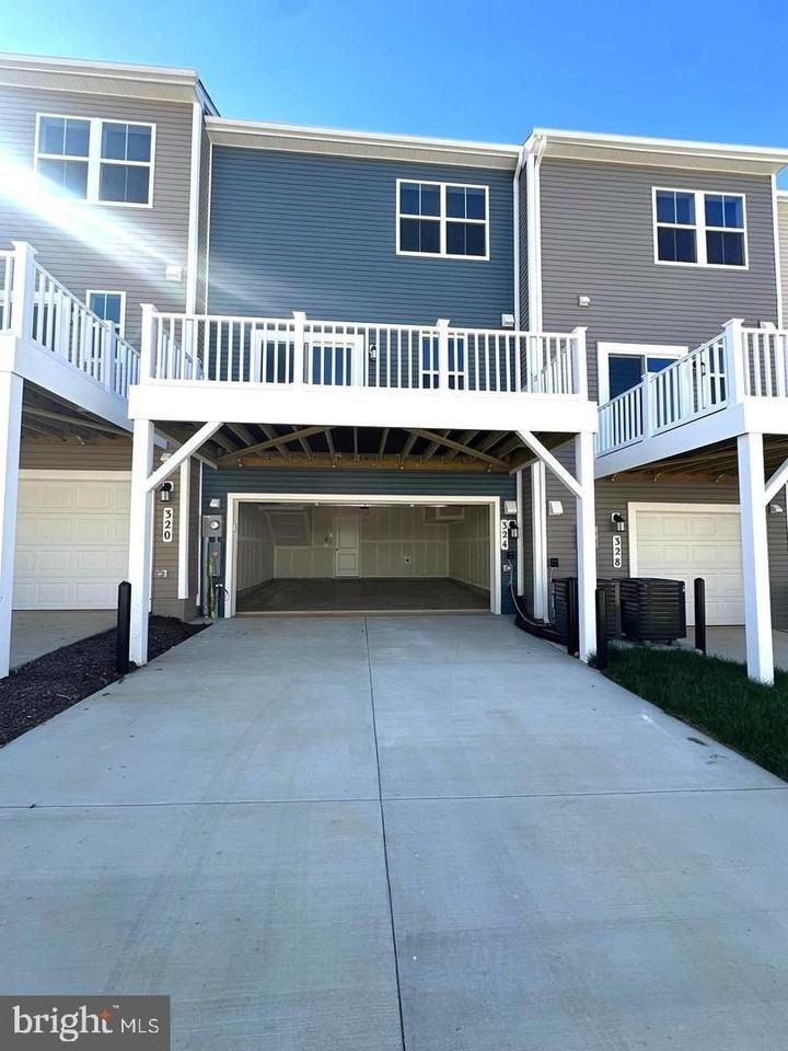 324 Watercourse Dr - Photo 3 of 44
