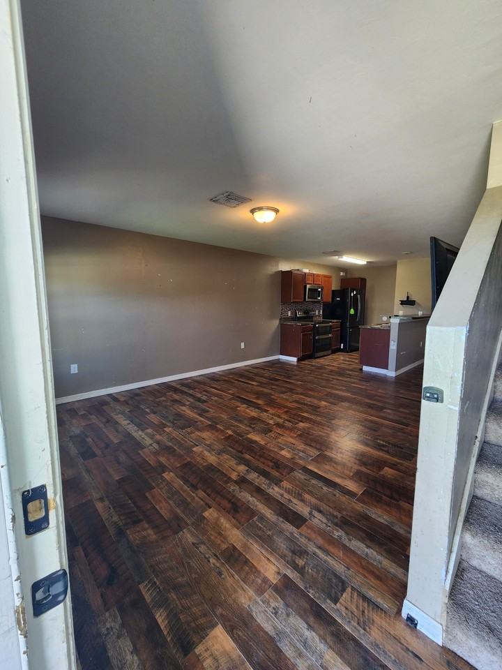 2921 Ne 6th Ave #1 - Photo 2 of 17