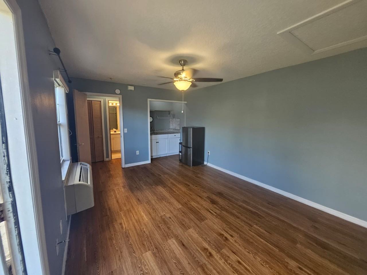 843 Caribbean Dr #B - Photo 2 of 35