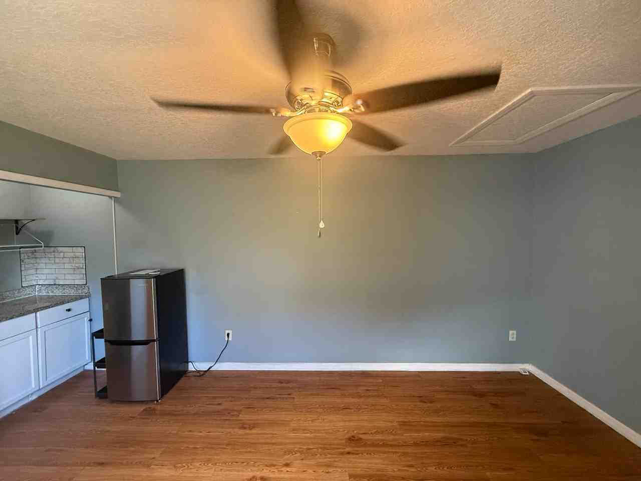843 Caribbean Dr #B - Photo 3 of 35