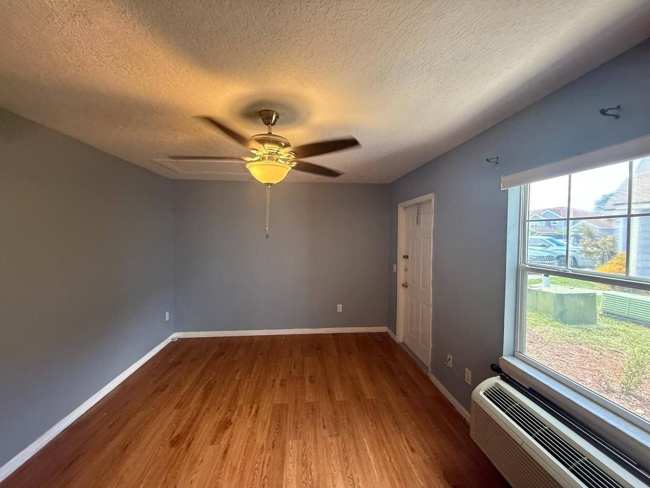 843 Caribbean Dr #B - Photo 4 of 35