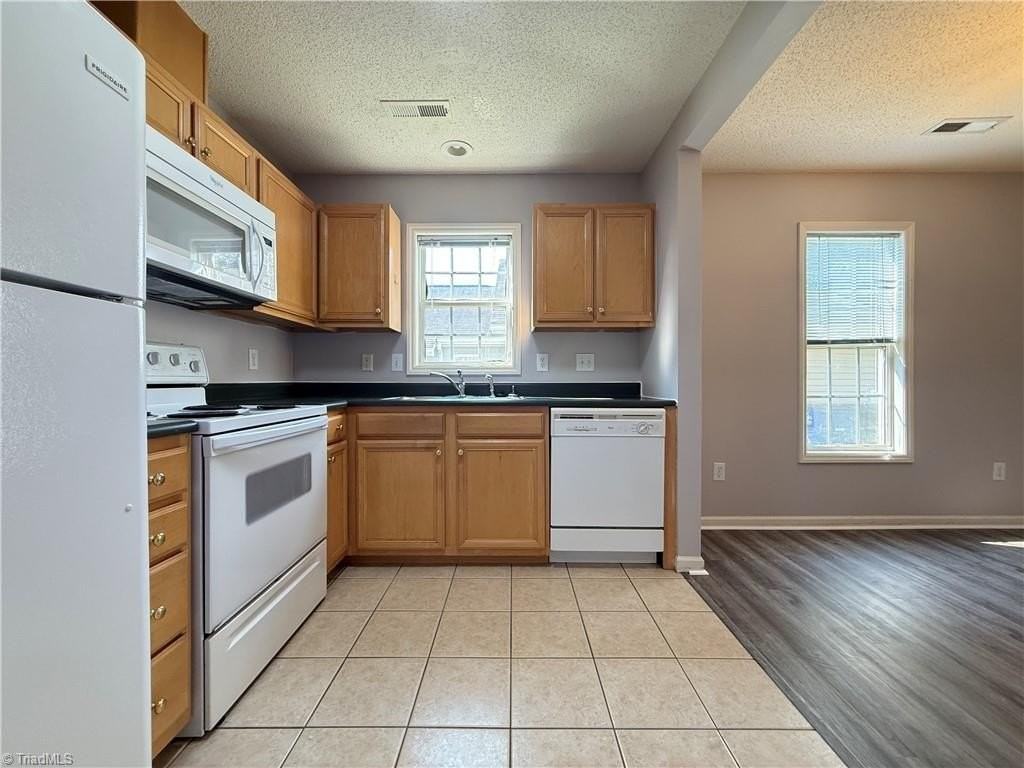 172 Cameron Way Cir - Photo 3 of 18