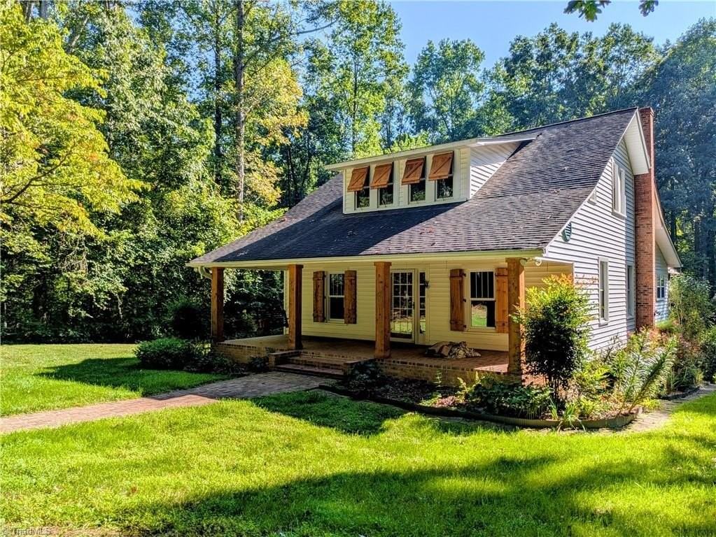 1540 Yadkinville Rd - Photo 3 of 34
