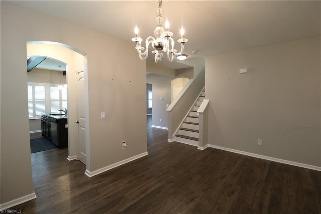 4515 Wedge Dr - Photo 4 of 40