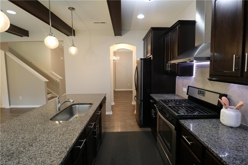 4515 Wedge Dr - Photo 6 of 40