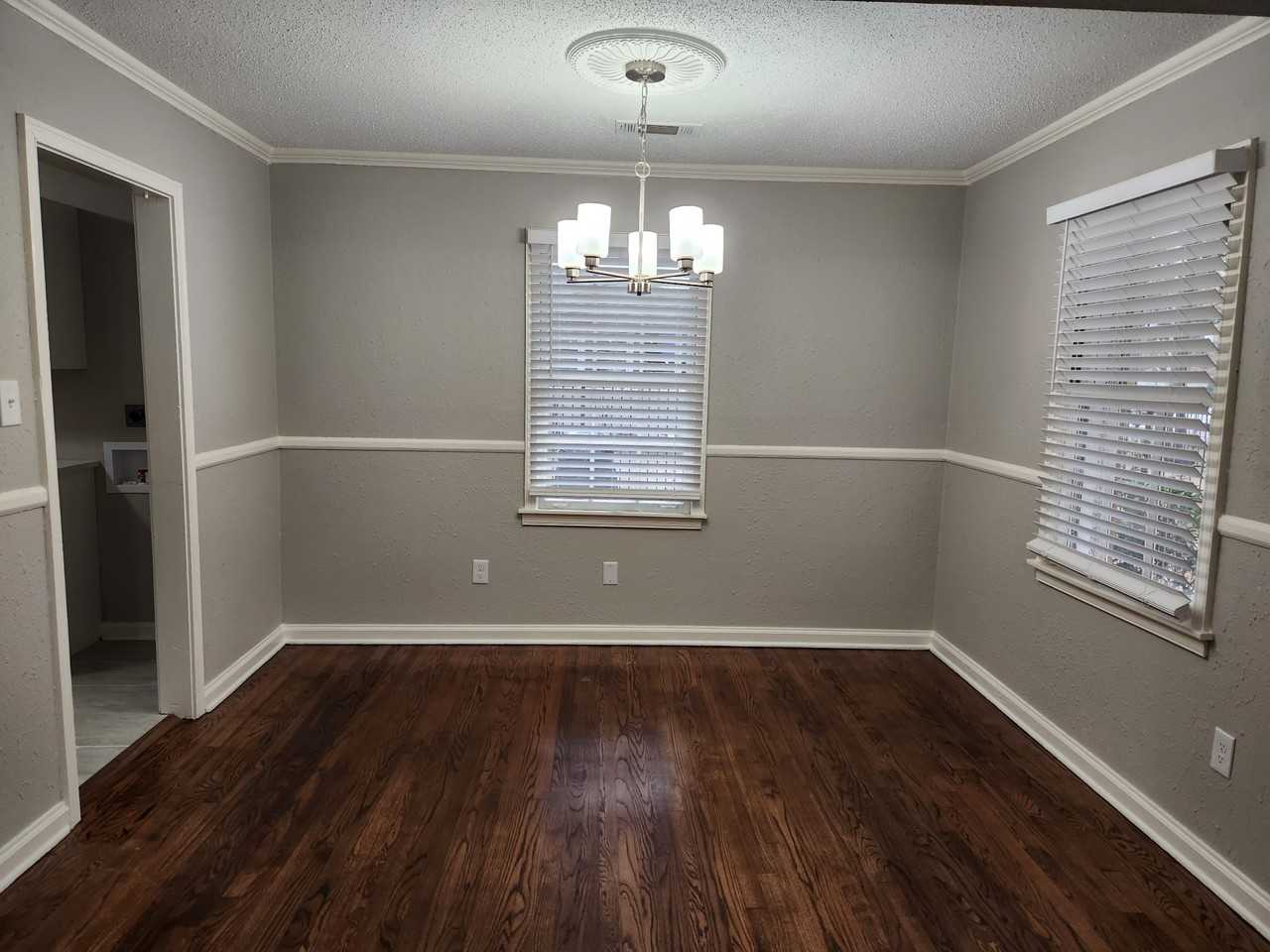866 Colonial Rd #1 - Photo 5 of 13