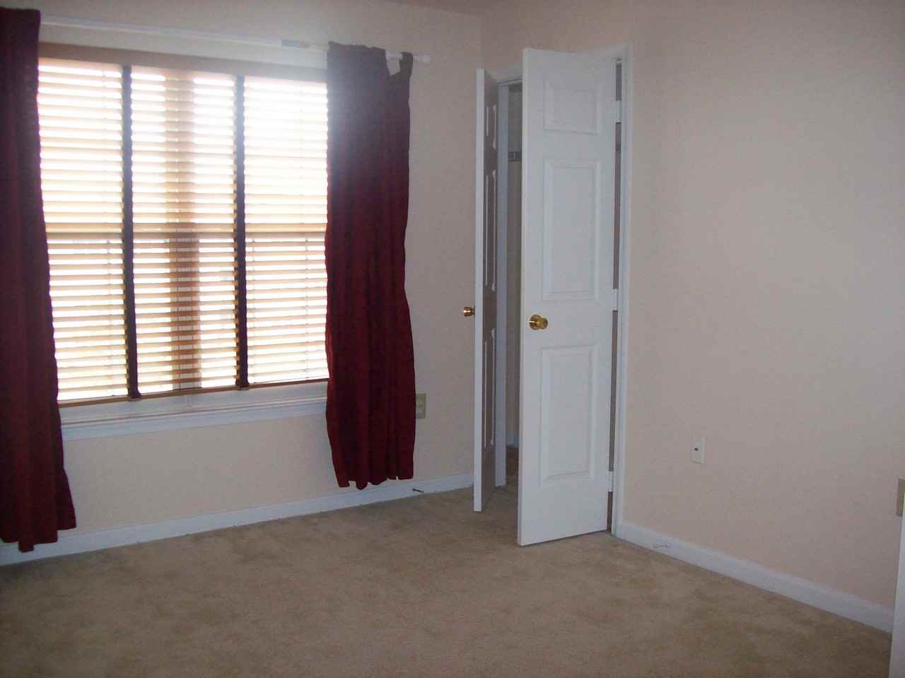 653 Constellation Sq Se #1 - Photo 2 of 5