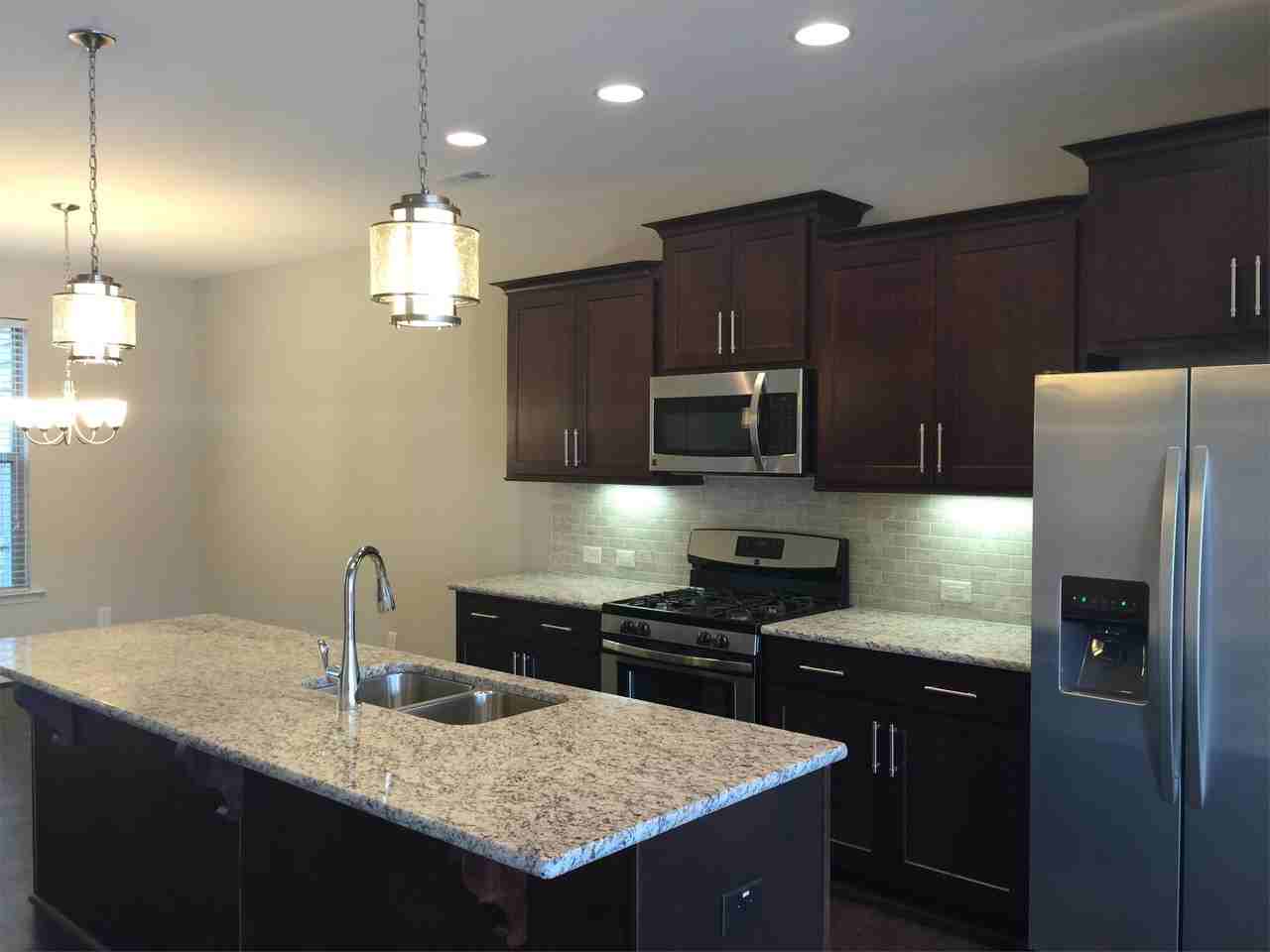 1105 Metropolitan Dr #1 - Photo 2 of 20