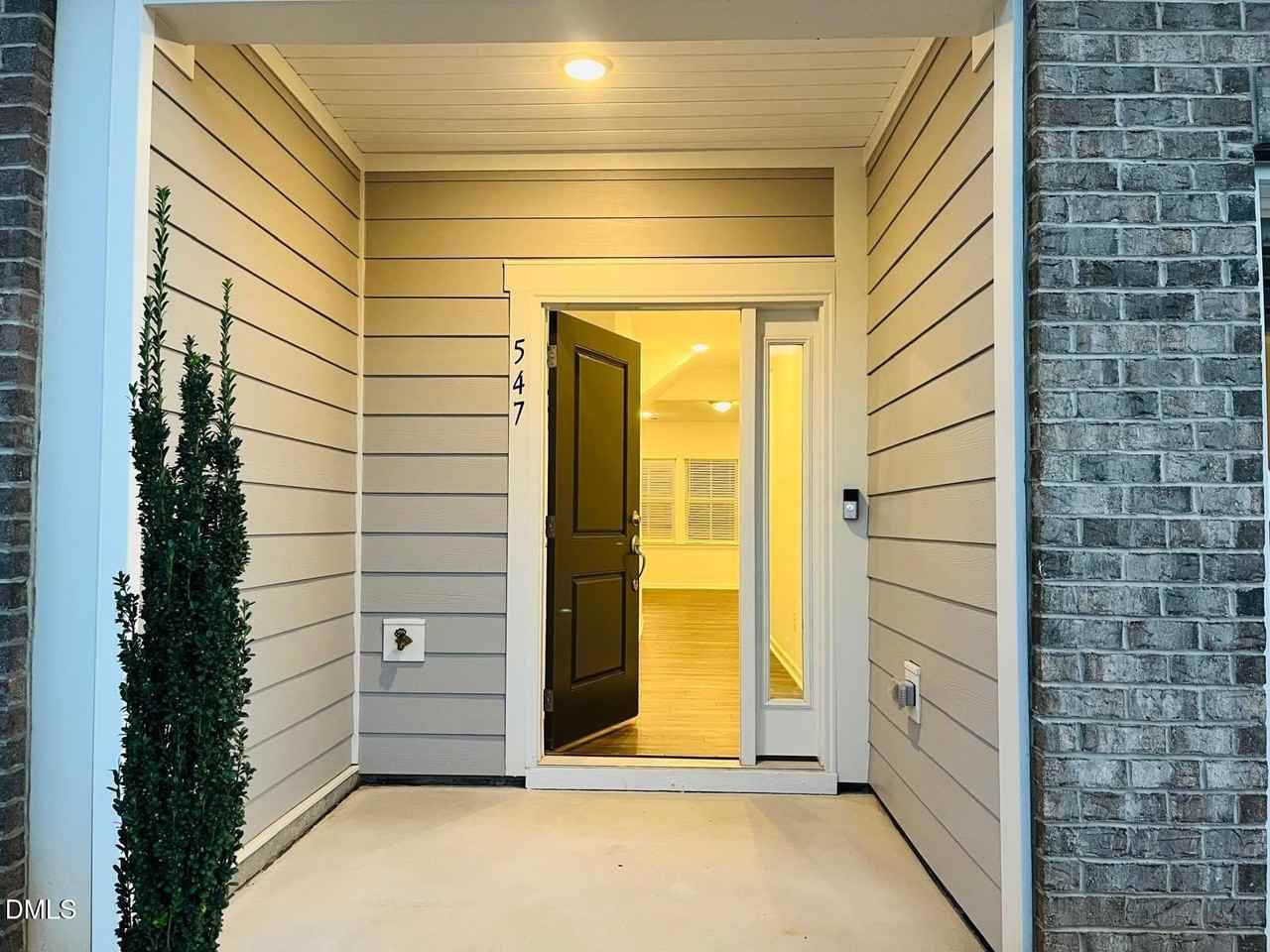 547 Glen Clova Dr - Photo 2 of 45