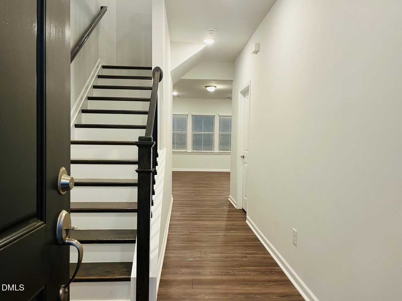 547 Glen Clova Dr - Photo 3 of 45