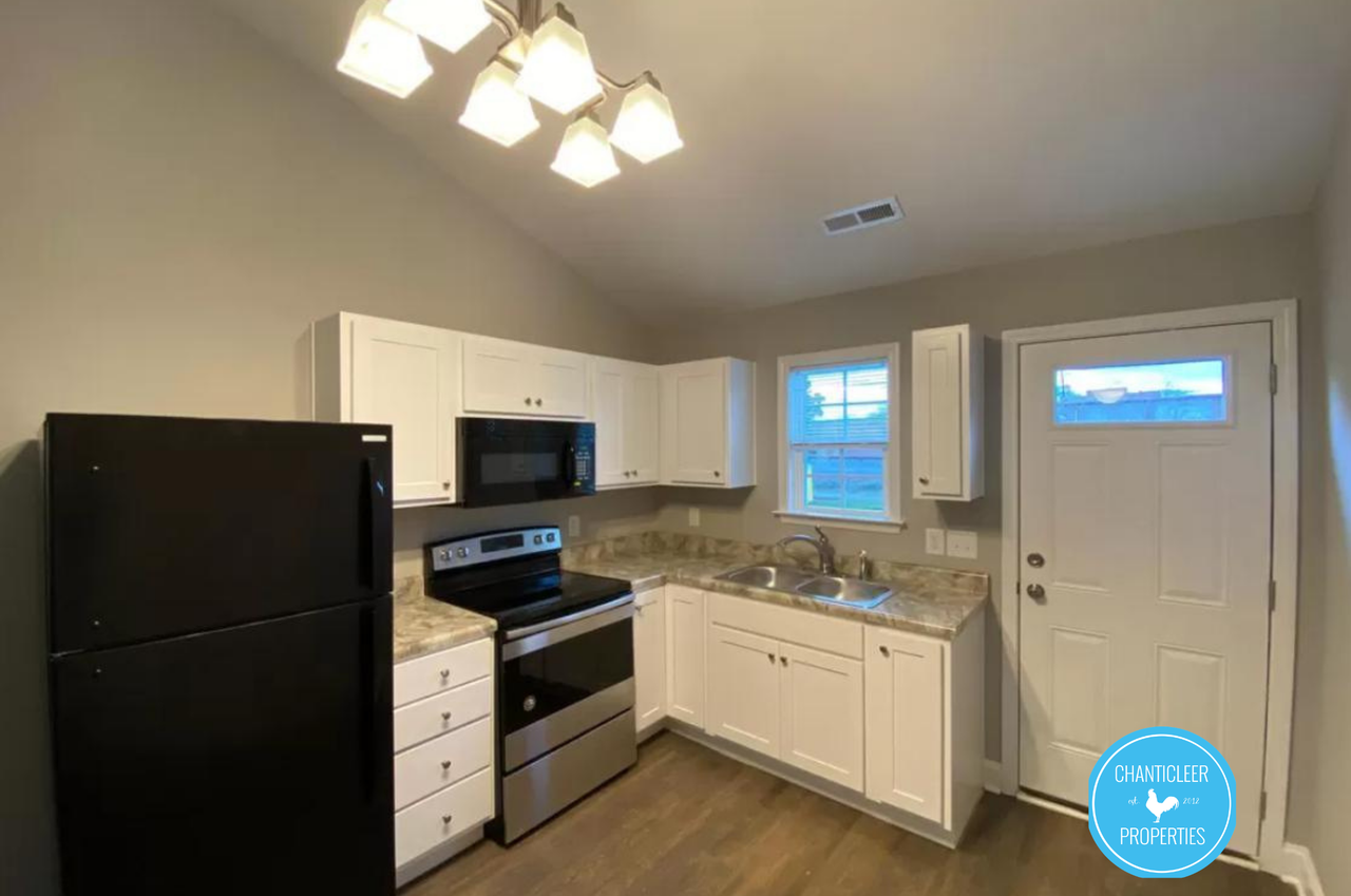 4 N Sterling St #B - Photo 4 of 12