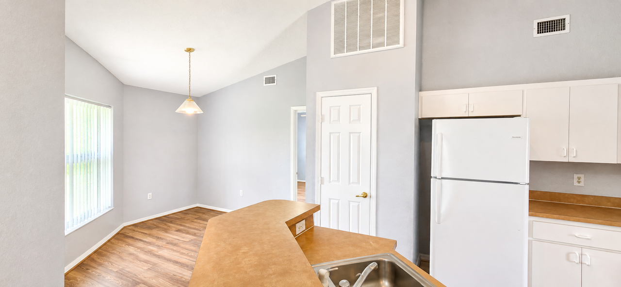 954 Highland Crest Cir #1 - Photo 4 of 18