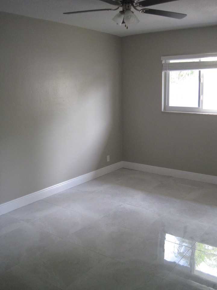 1500 NE 50TH CTUnit 1 #1 - Photo 4 of 6