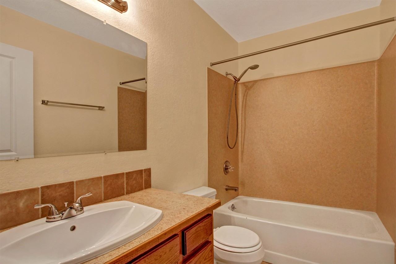 16304 52nd Ave W #4 - Photo 6 of 11