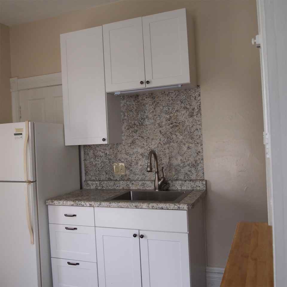 49 South Howell Street - 2 upper #2 - Photo 6 of 17