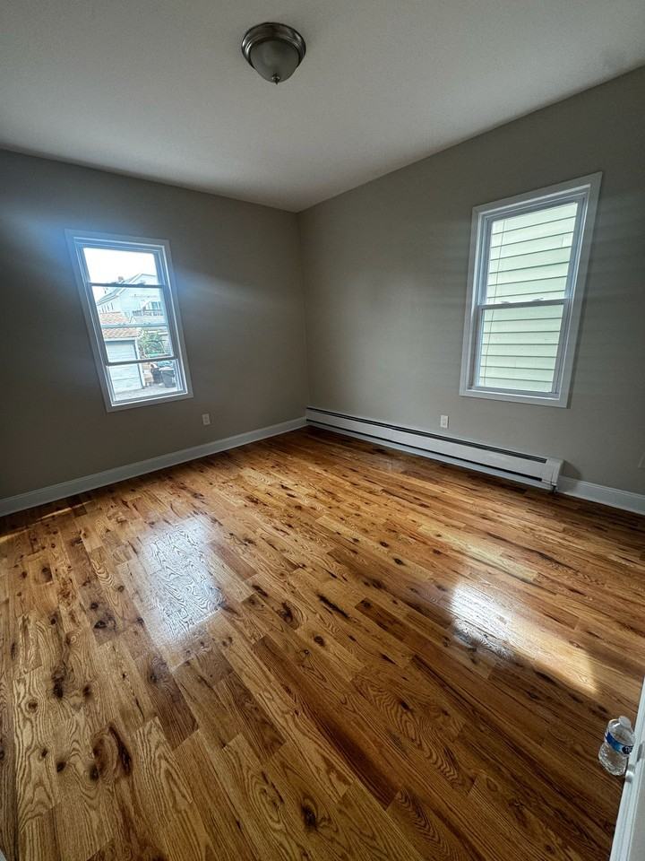 1013 Jefferson Ave #1B - Photo 2 of 18