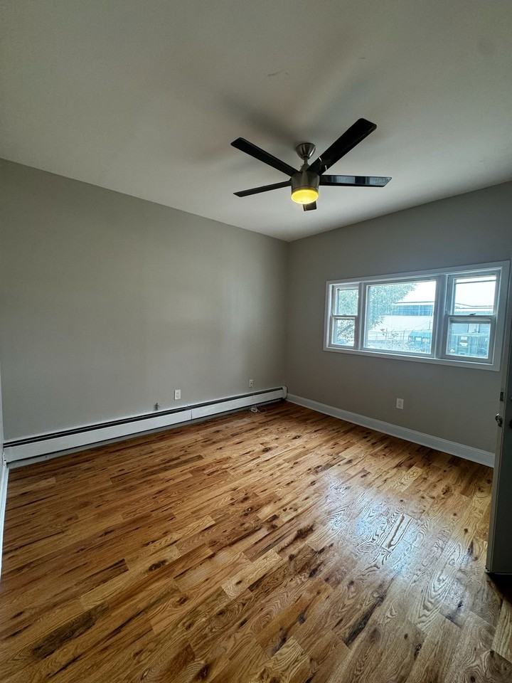 1013 Jefferson Ave #1B - Photo 4 of 18