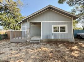 featured image of 704 E Harvey Ave #1