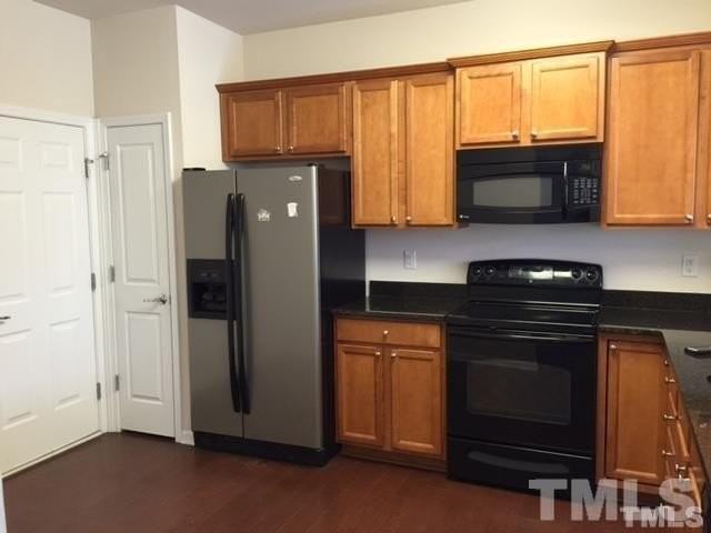 300 Dyersville Dr - Photo 4 of 12
