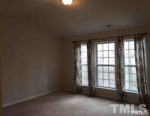 300 Dyersville Dr - Photo 6 of 12
