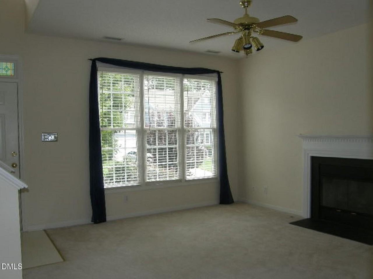 207 Cove Creek Dr - Photo 6 of 19