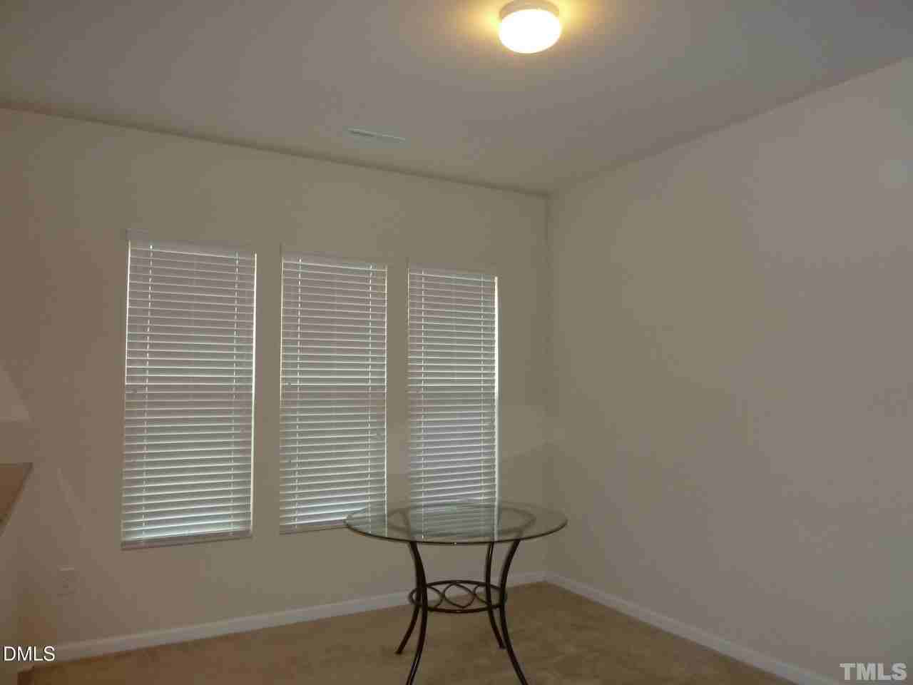 521 Denhoff Dr - Photo 4 of 9
