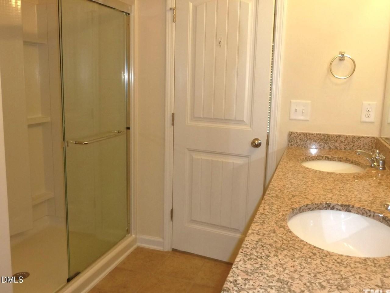 521 Denhoff Dr - Photo 6 of 9
