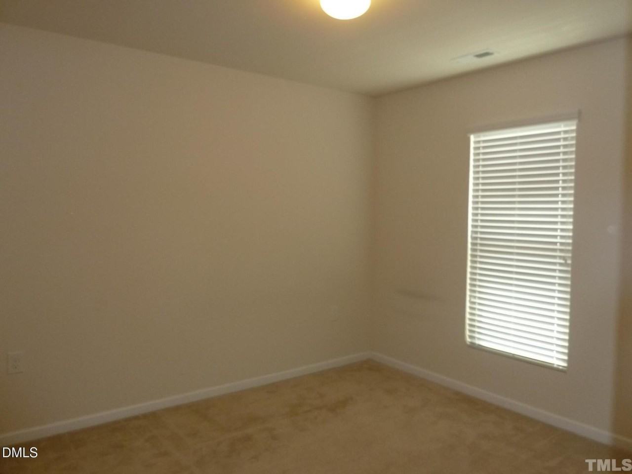 521 Denhoff Dr - Photo 7 of 9