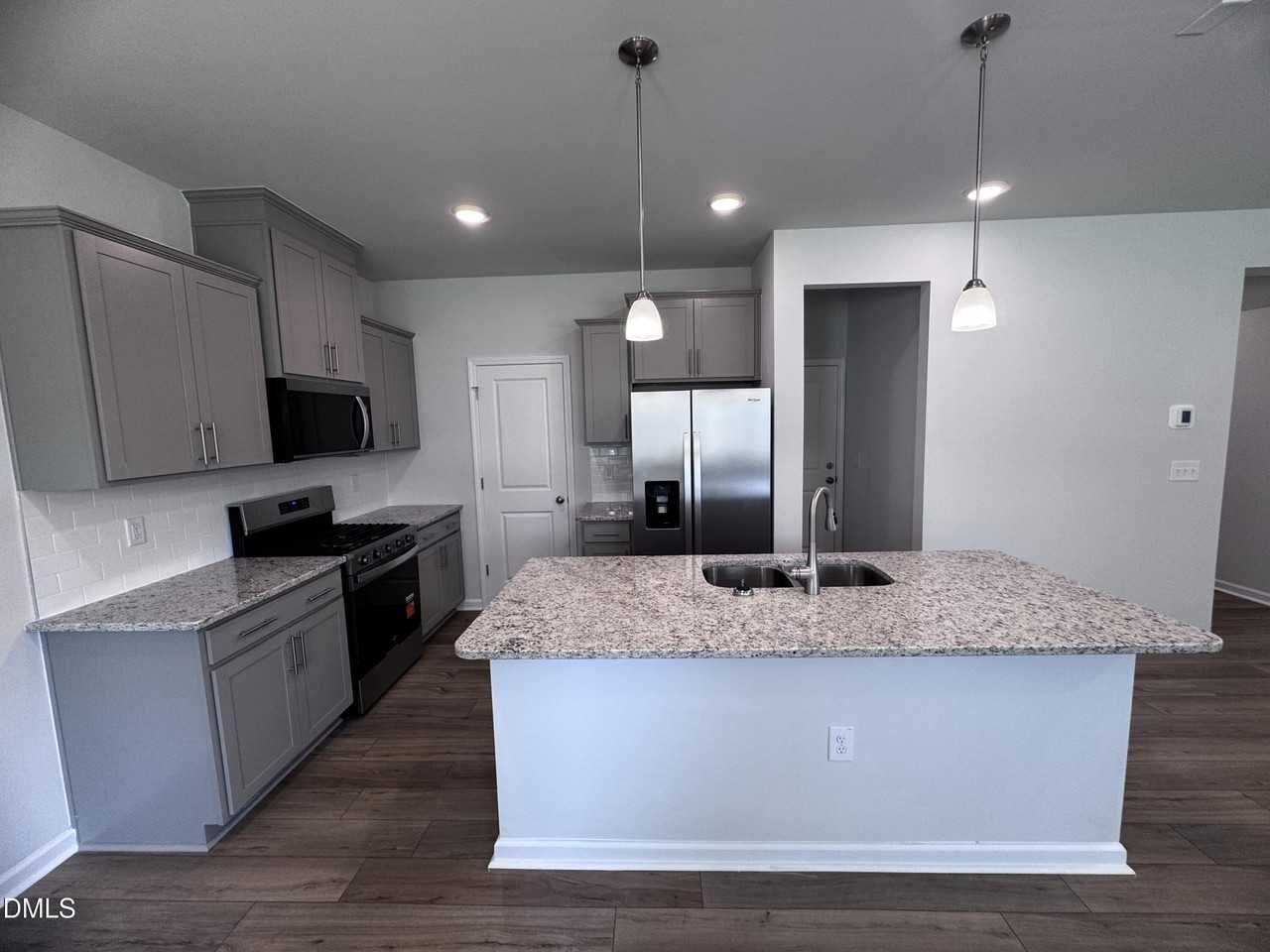 203 Broomside Ave - Photo 2 of 14