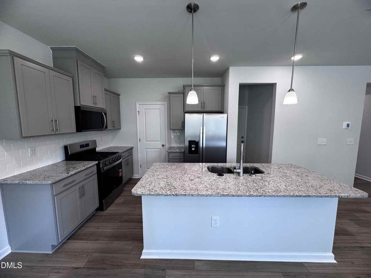 205 Broomside Ave - Photo 3 of 16