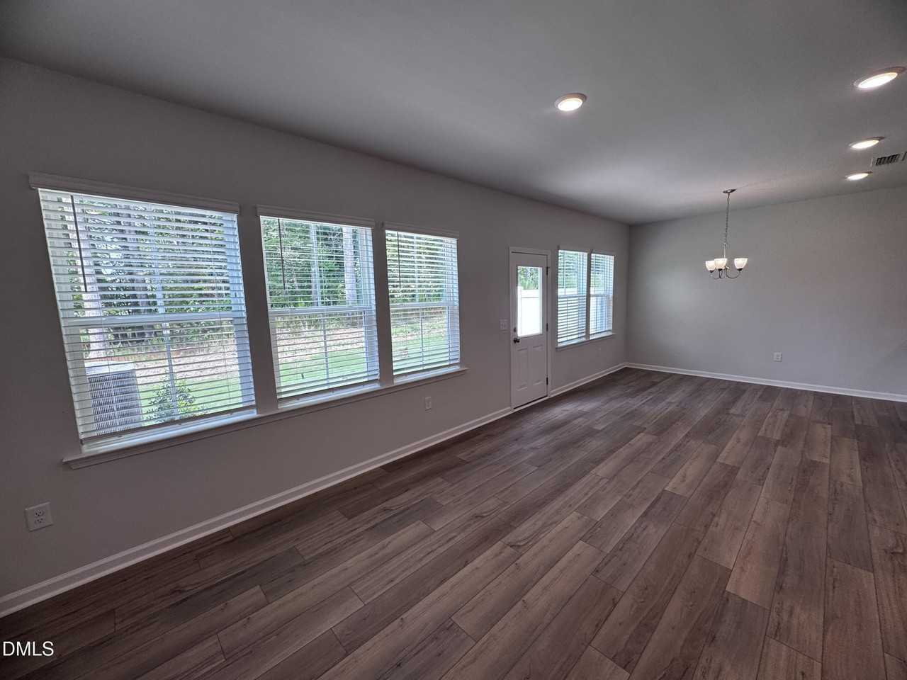 205 Broomside Ave - Photo 4 of 16
