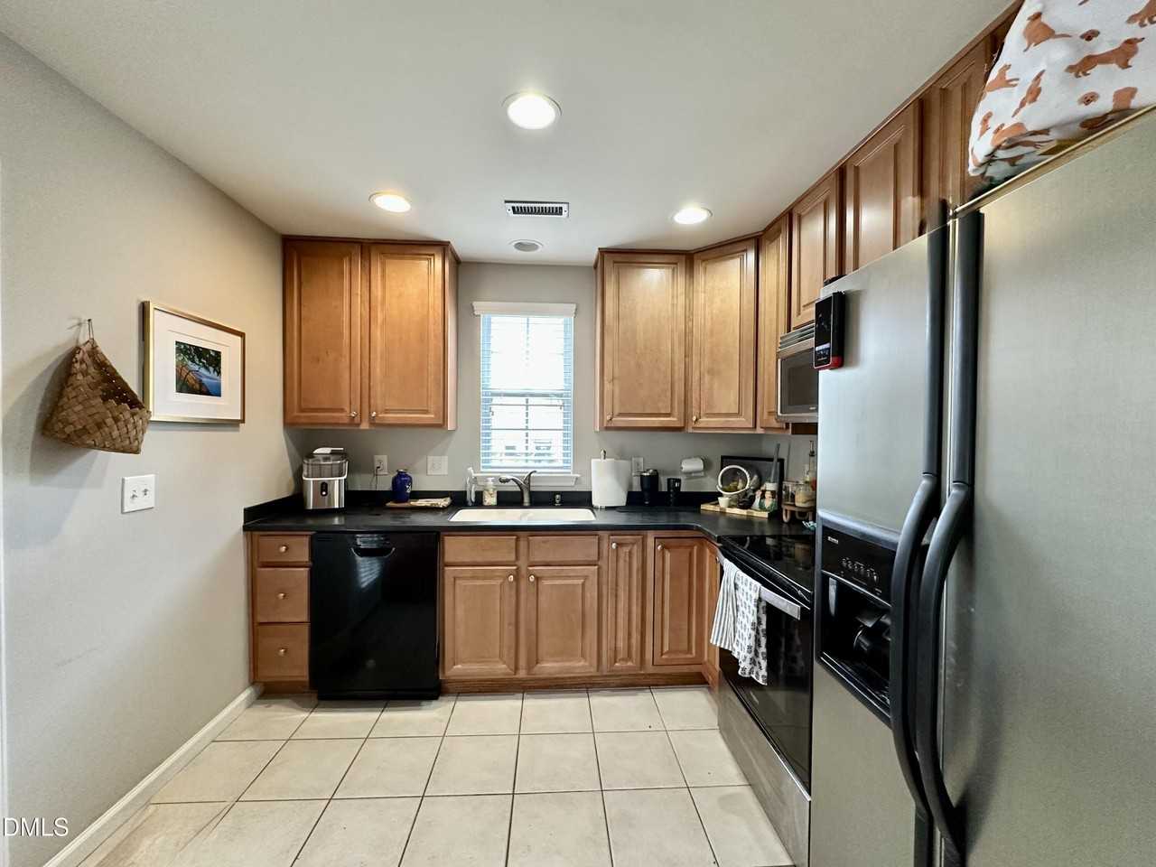 9826 Grettle Ct - Photo 3 of 17