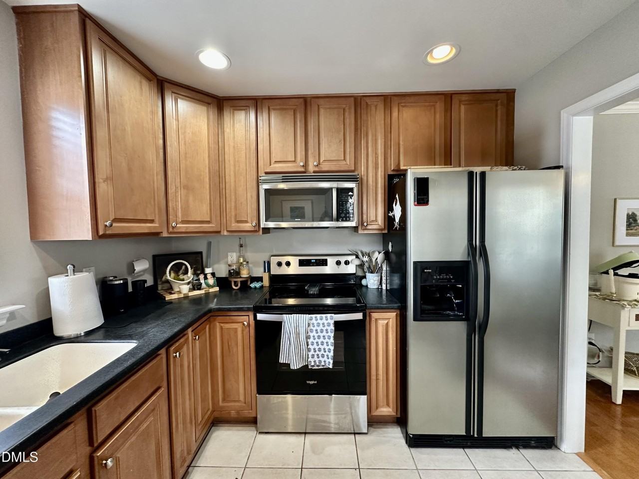 9826 Grettle Ct - Photo 4 of 17