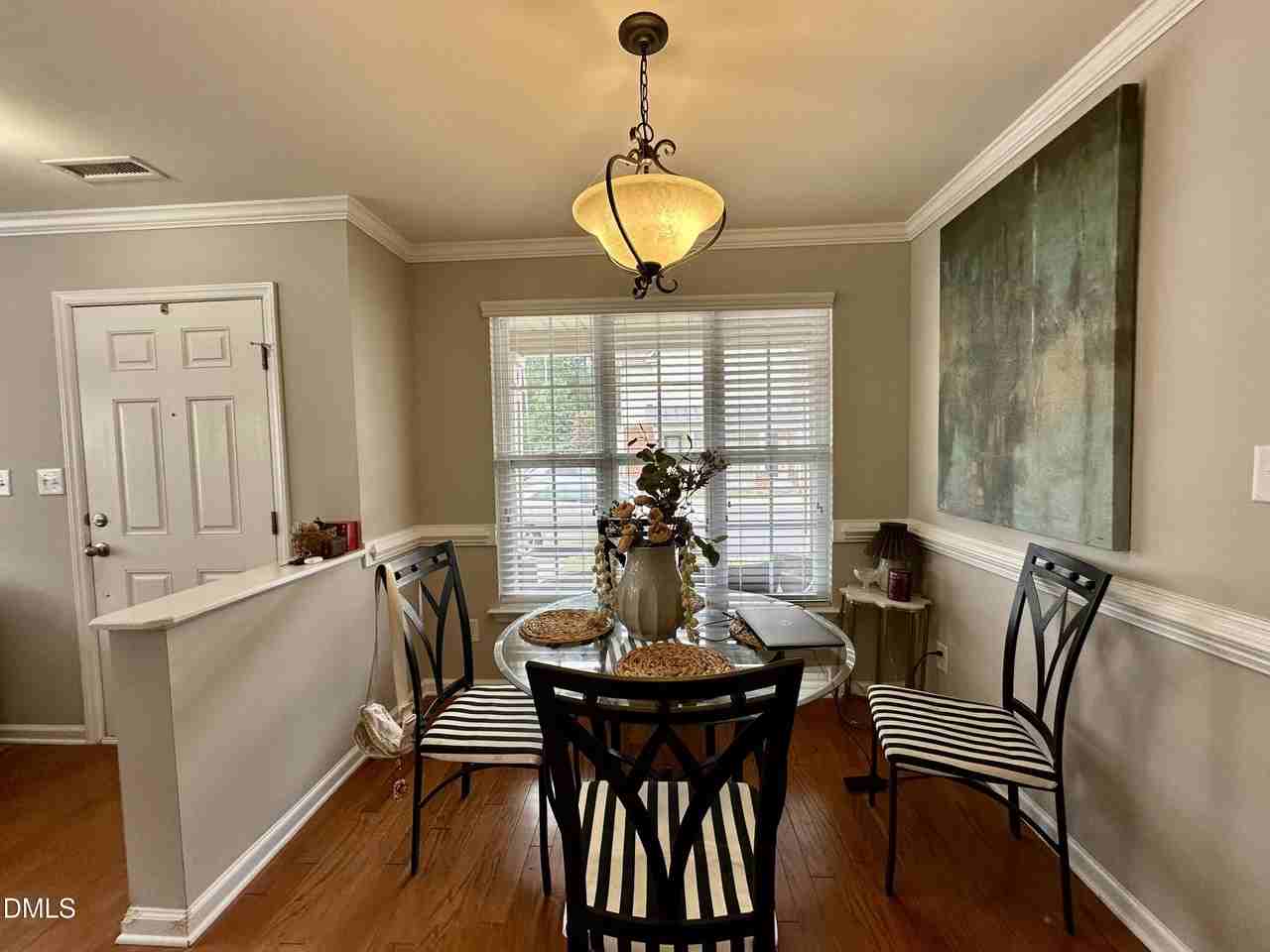 9826 Grettle Ct - Photo 5 of 17