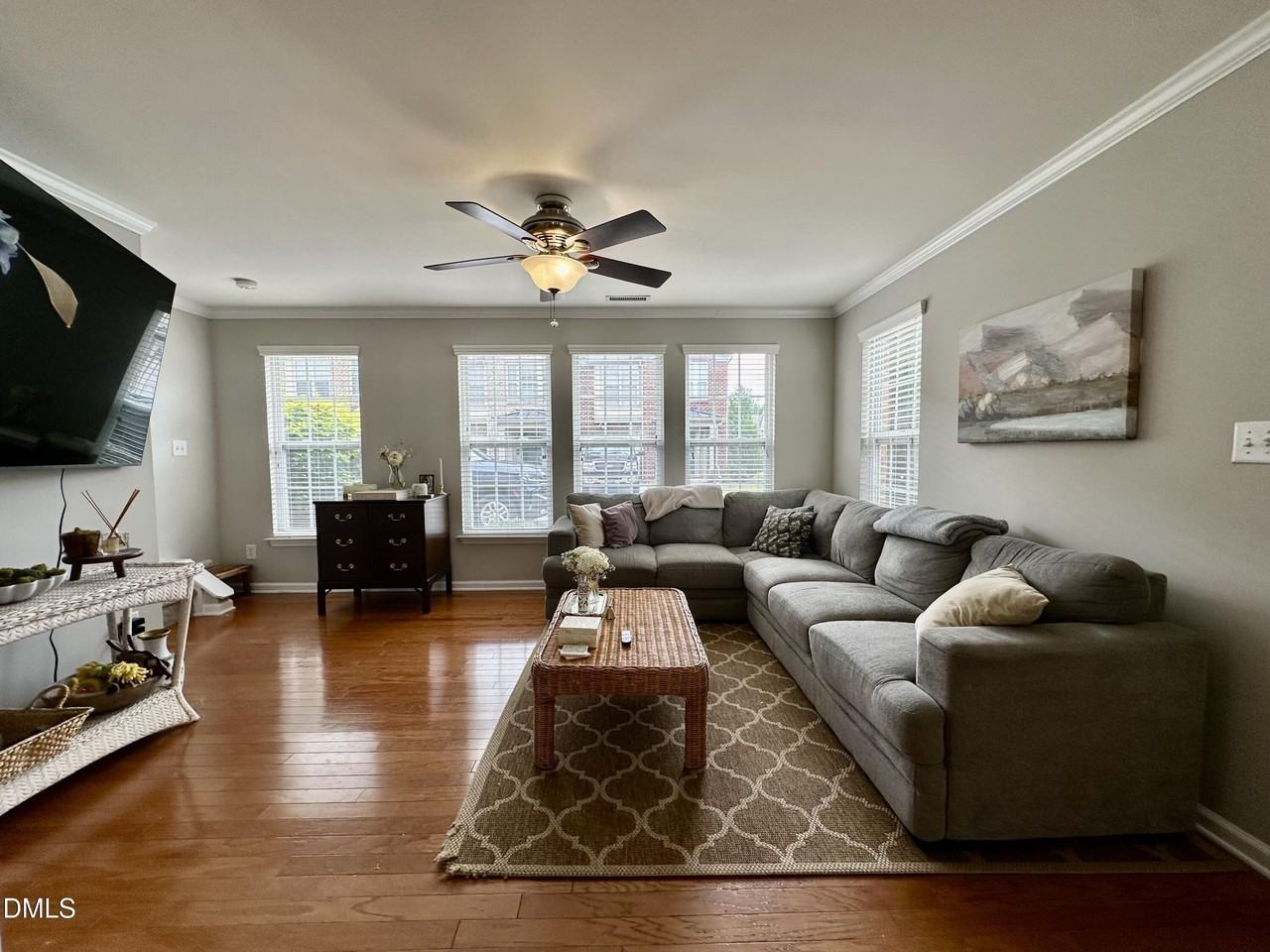 9826 Grettle Ct - Photo 6 of 17