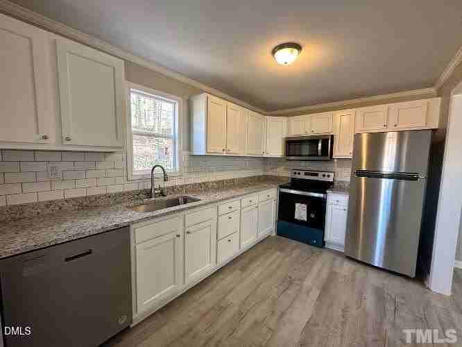 2704 Cartier Dr - Photo 3 of 12