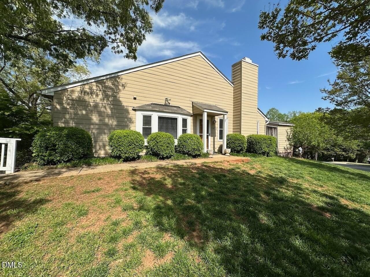 5400 Pine Top Cir - Photo 2 of 18
